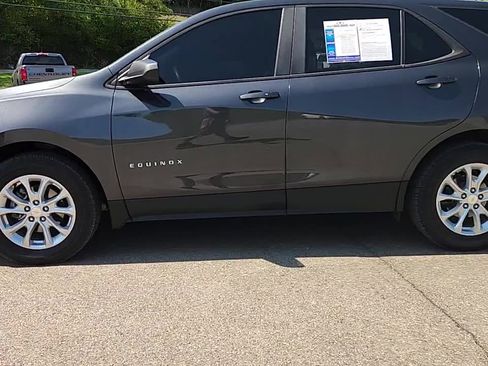 Used 2021 Chevrolet Equinox LS w/ LS Convenience Package FWD image 4