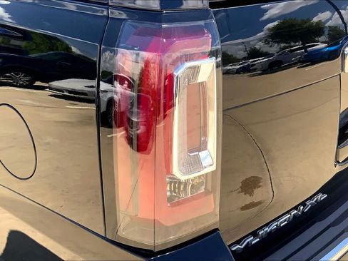 Used 2016 GMC Yukon XL Denali w/ Open Road Package AWD/4WD image 28