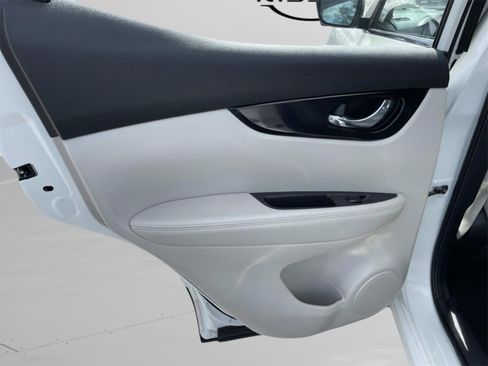 Used 2019 Nissan Rogue Sport SL w/ Premium Package image 27