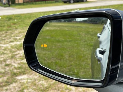 Used 2025 Cadillac XT6 Premium Luxury w/ Technology Package image 29