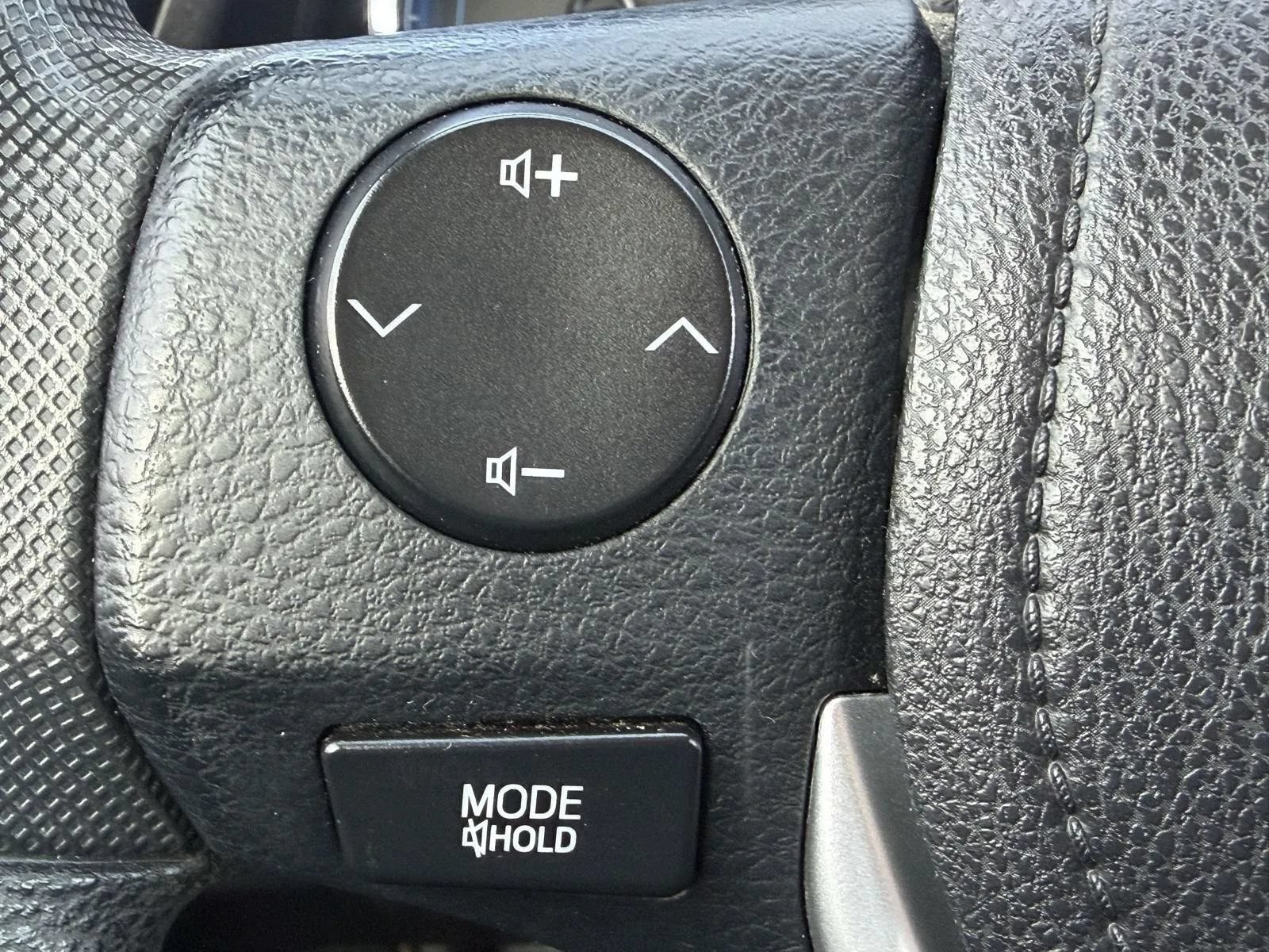 Used 2018 Toyota Corolla LE FWD image 25