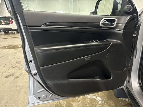Used 2021 Jeep Grand Cherokee Limited image 26