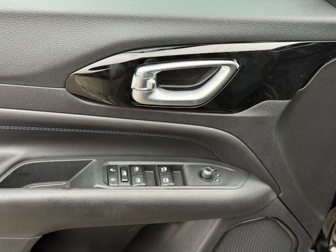 New 2026 Jeep Compass Latitude image 12