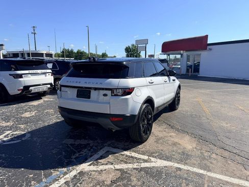 Used 2019 Land Rover Range Rover Evoque SE AWD/4WD image 8