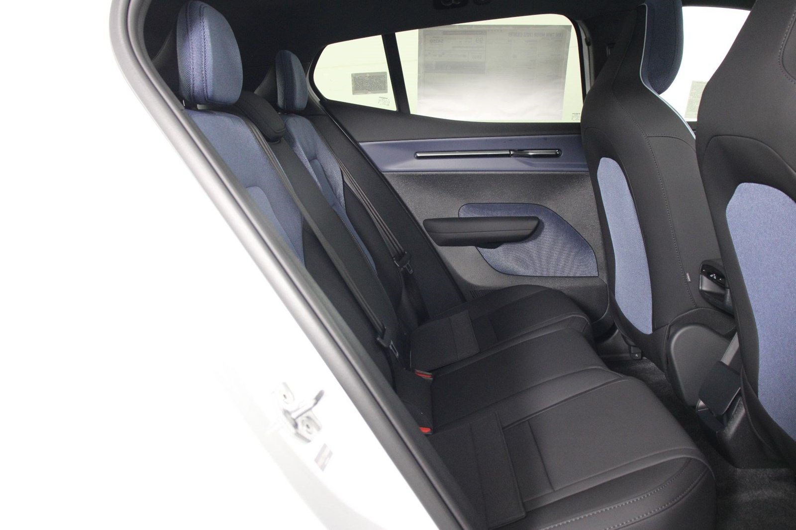 New 2026 Volvo EX30 Cross Country Ultra w/ Protection Package Premier AWD/4WD image 11