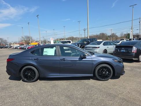 New 2026 Toyota Camry SE image 3