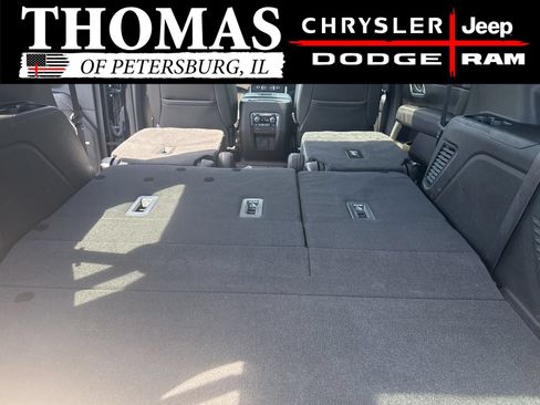 Used 2021 Chevrolet Tahoe Premier AWD/4WD image 20