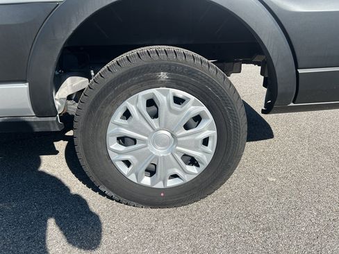 Used 2023 Ford E-Transit Low Roof image 17