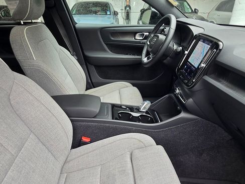 Certified 2023 Volvo C40 P8 Recharge Ultimate image 10
