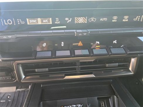 Used 2024 GMC Hummer EV 2X image 19