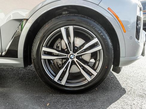 Used 2024 BMW X7 xDrive40i w/ M Sport Package image 4