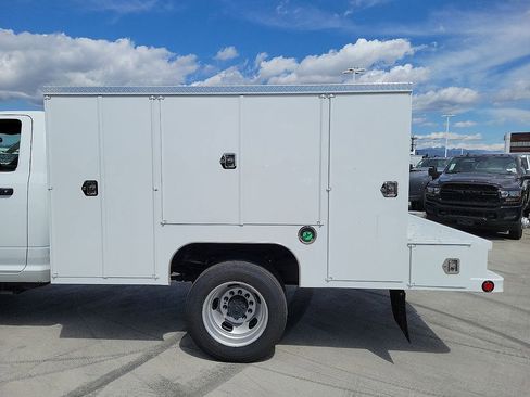 New 2024 RAM 4500 Tradesman RWD image 16