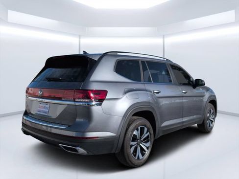 Used 2024 Volkswagen Atlas SE FWD image 3