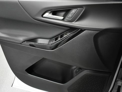 New 2026 Chevrolet Equinox LT w/ Convenience Package II FWD image 27