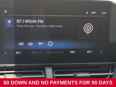 Used 2025 Chevrolet Trax LT w/ LT Convenience Package FWD image 18