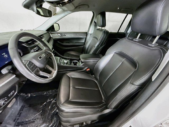 Used 2023 Jeep Grand Cherokee Limited w/ Black Appearance Package AWD/4WD image 20