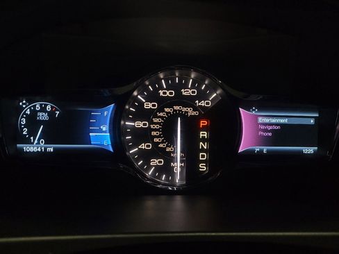 Used 2015 Lincoln MKX FWD w/ Equipment Group 101A image 23