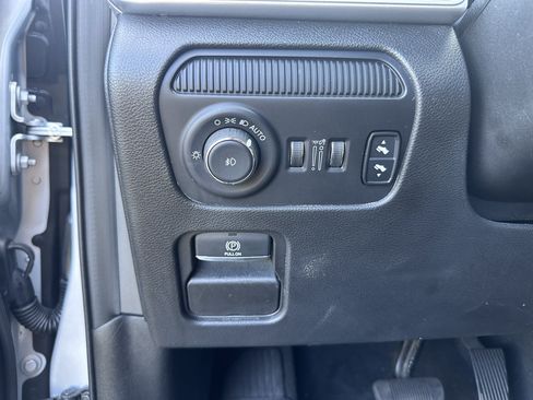 Used 2024 Jeep Wagoneer L Series II w/ Flexible Seating Group RWD image 24