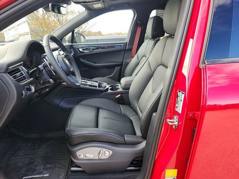 New 2026 Porsche Macan Turbo image 5