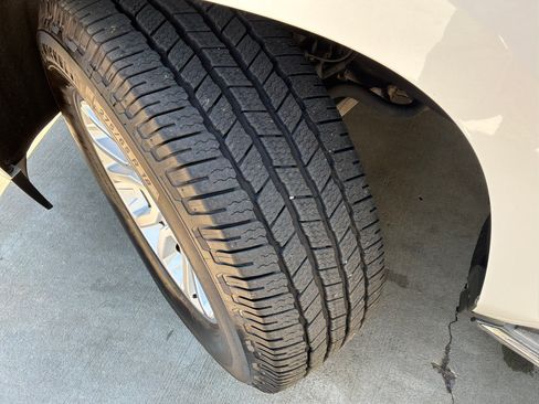 Used 2015 GMC Yukon SLE AWD/4WD image 15