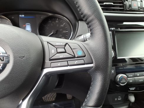 Used 2022 Nissan Rogue Sport SL image 15