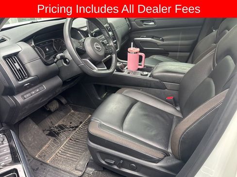 Certified 2023 Nissan Pathfinder SL w/ SL Premium Package AWD/4WD image 6