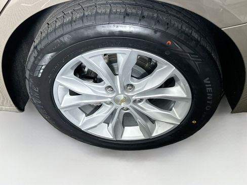 Used 2024 Chevrolet Malibu LT image 11