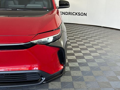 Used 2025 Toyota bZ4X FWD image 9