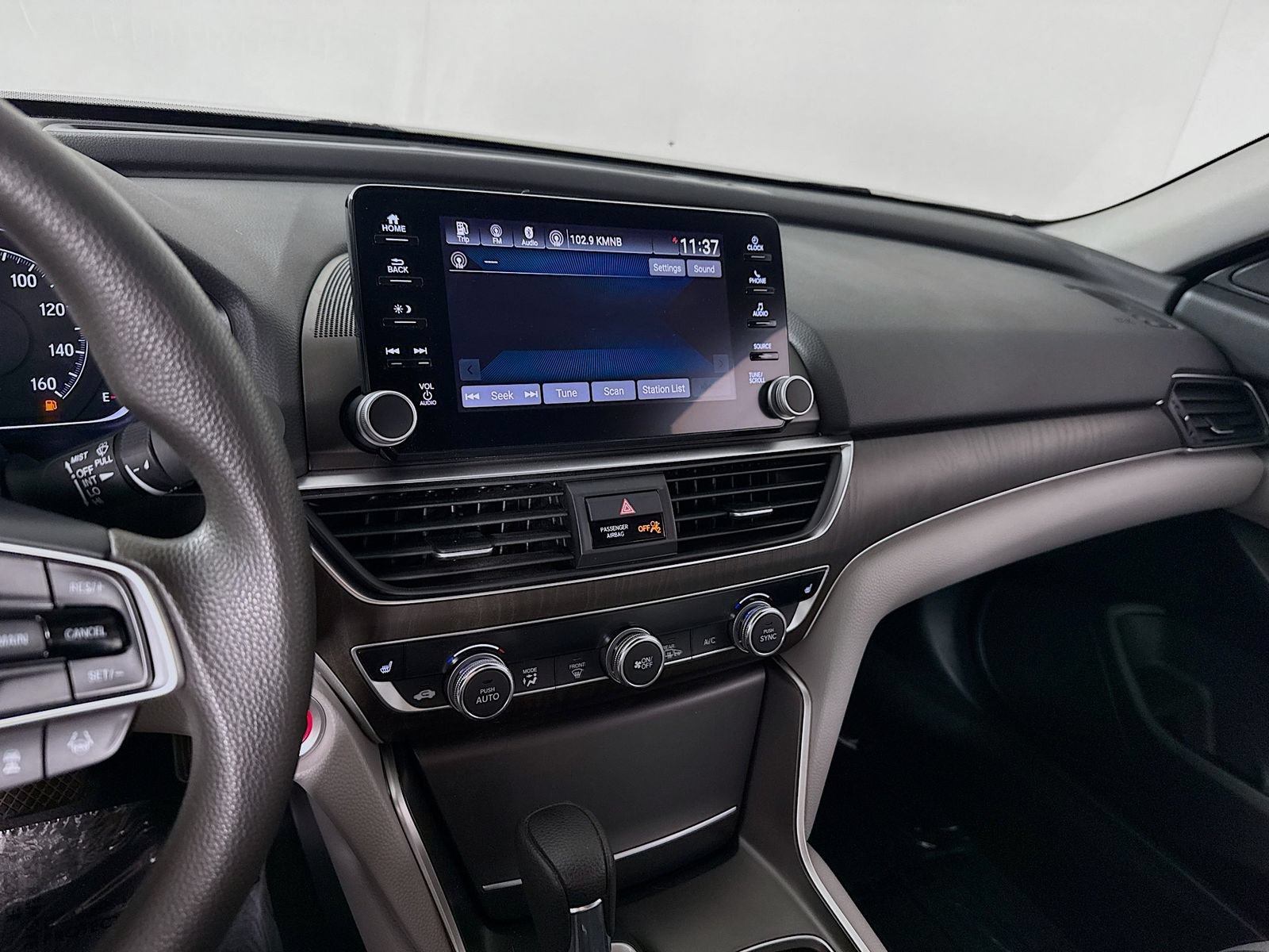 Used 2018 Honda Accord EX image 16