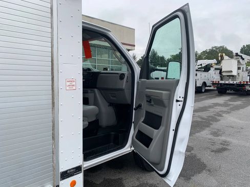 Used 2019 Ford E-350 and Econoline 350 Super Duty RWD image 20