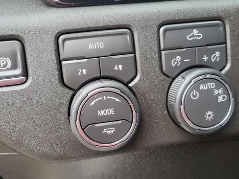 Used 2026 Chevrolet Silverado 1500 LT AWD/4WD image 29