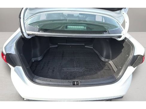 Used 2023 Toyota Corolla SE image 32