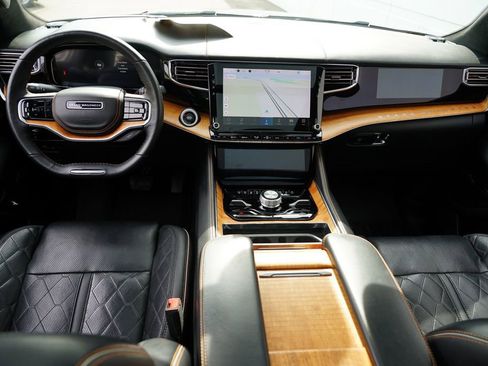 Used 2022 Jeep Grand Wagoneer Series III image 25