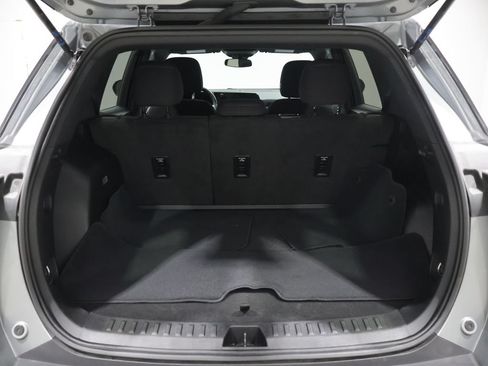 Used 2025 Chevrolet Equinox LT AWD/4WD image 4