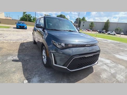 Used 2025 Kia Soul LX w/ LX Technology Package FWD image 35