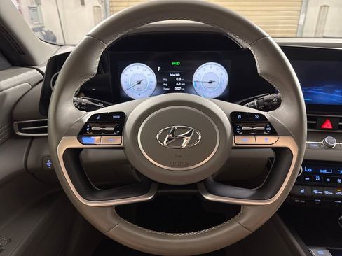 Certified 2023 Hyundai Elantra SEL w/ Convenience Package FWD image 16