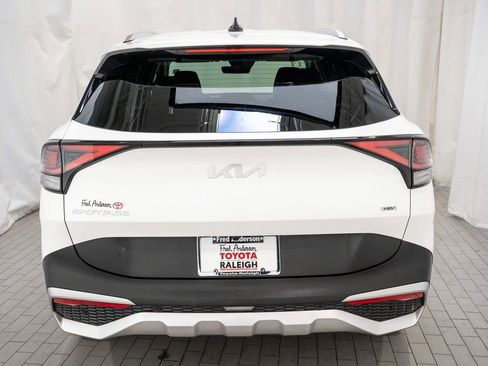 Used 2023 Kia Sportage EX image 5