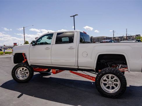 Used 2015 GMC Sierra 2500 SLT w/ Duramax Plus Package AWD/4WD image 15