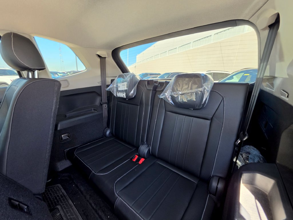 Used 2024 Volkswagen Tiguan SE FWD image 21