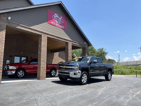 Used 2019 Chevrolet Silverado 2500 LTZ w/ Duramax Plus Package AWD/4WD image 2