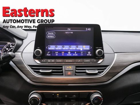 Used 2023 Nissan Altima 2.5 SV image 12