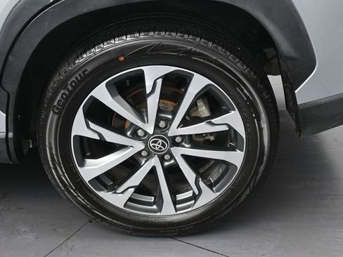 Used 2022 Toyota Corolla Cross XLE w/ Convenience Package image 35