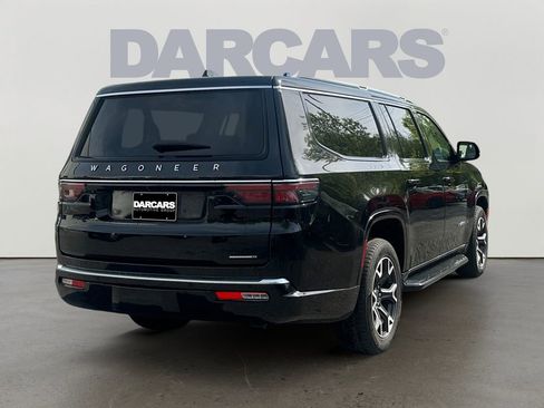 Used 2024 Jeep Wagoneer L Series III w/ Flexible Seating Group AWD/4WD image 7