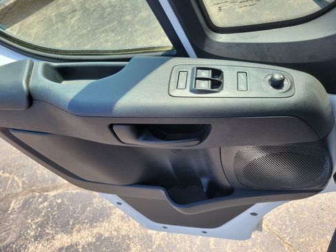 Used 2025 RAM ProMaster 2500 w/ Convenience Group FWD image 7