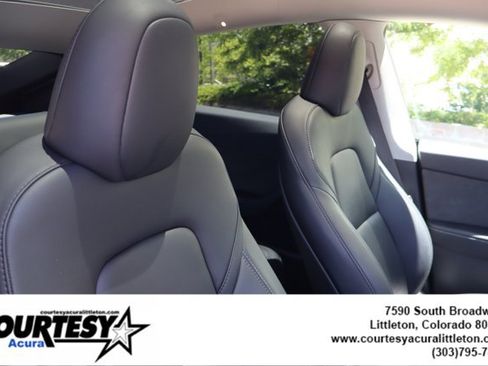 Used 2024 Tesla Model Y Long Range AWD/4WD image 31