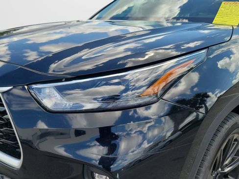 Used 2022 Toyota Highlander XLE AWD/4WD image 6