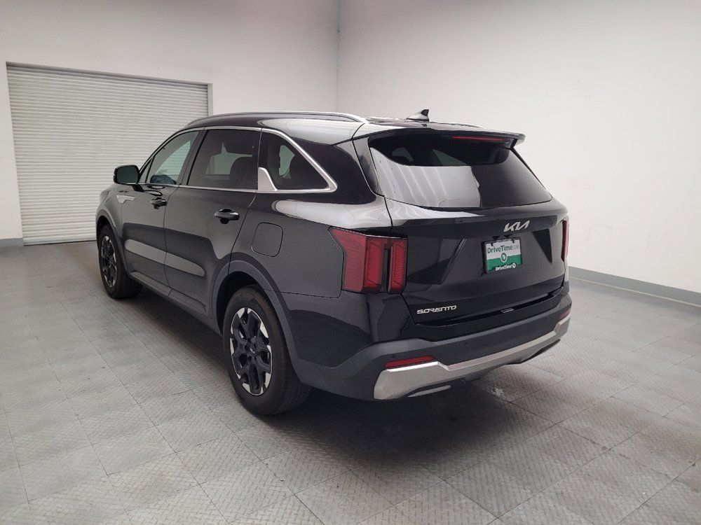Used 2024 Kia Sorento S FWD image 5