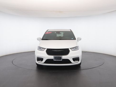 Used 2022 Chrysler Pacifica Touring-L w/ S Appearance Package image 37