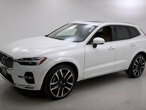 Certified 2023 Volvo XC60 B5 Ultimate w/ Climate Package image 6