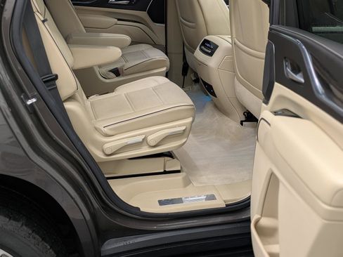 Used 2021 Cadillac Escalade Premium Luxury image 25